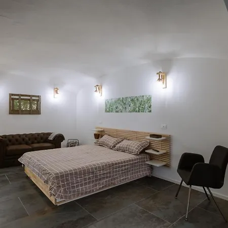 Apartment Maneki Serra 1/2d Bologna