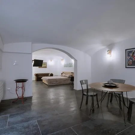 Apartment Maneki Serra 1/2d Bologna