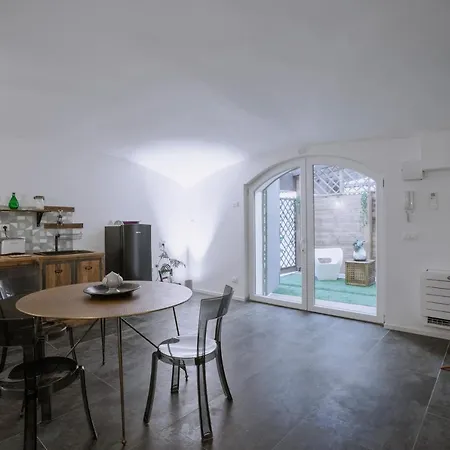 Maneki Serra 1/2d ボローニャ