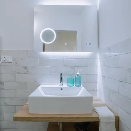 Maneki Serra 1/2d ボローニャ