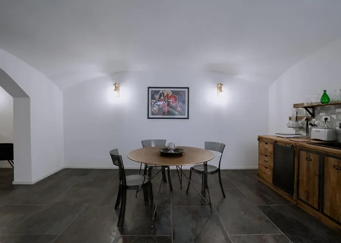 Maneki Serra 1/2d Bologne