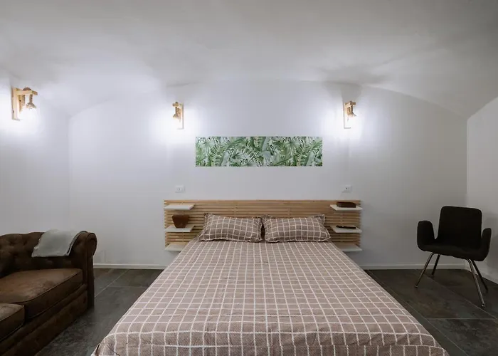 Maneki Serra 1/2d * Boloňa